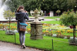 FoldOver 2.0 Hansedelli Rosen auf petrol Peonies Birch Canvas Fold Over Tasche nähen Rucksacktasche Schnittmuster Flora Köln