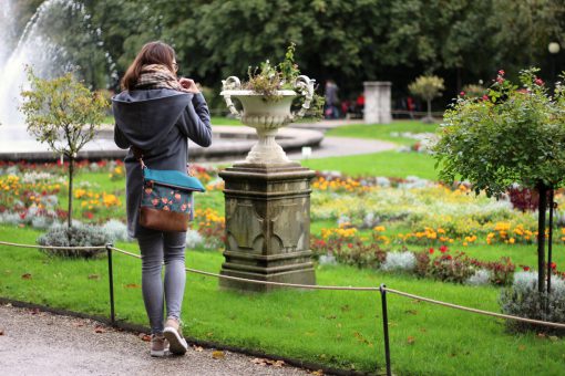 FoldOver 2.0 Hansedelli Rosen auf petrol Peonies Birch Canvas Fold Over Tasche nähen Rucksacktasche Schnittmuster Flora Köln