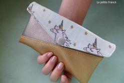 Freebook Smartphonetasche KUORI Hansedelli Einhorn rosa gold Kunstleder metallic Handytasche kostenloses Schnittmuster Täschchen nähen