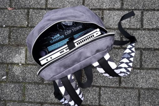 ROANO Innenansicht Hansedelli nähen für Männer Schnittmuster Rucksack schwarz weiß geometrisch