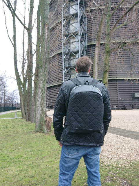 ROANO Hansedelli nähen für Männer Schnittmuster Rucksack schwarz Steppstoff