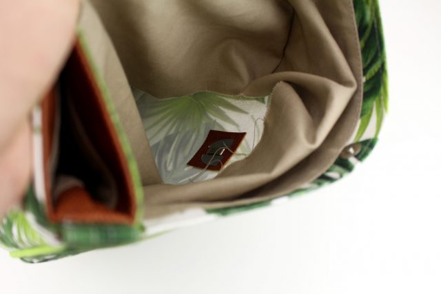 Taschenverschlüsse befestigen Mappenschloss stabilisieren Hansedelli Schnittmuster Taschen