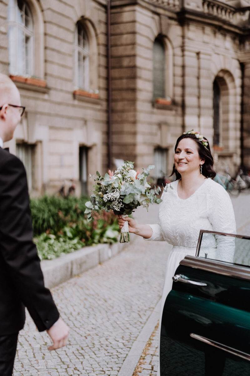 Oldtimer Hochzeitsauto DIY Hochzeit Boho Wedding bohostyle Rathaus Potsdam