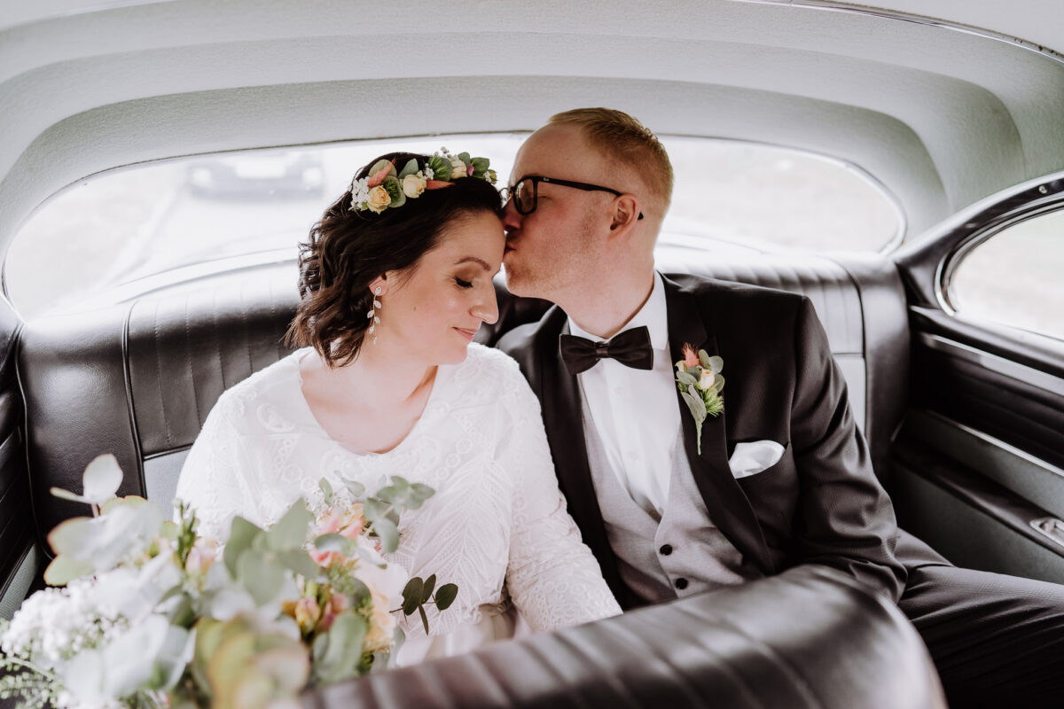 Oldtimer Hochzeitsauto DIY Hochzeit Boho Wedding bohostyle